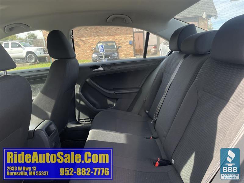 Volkswagen Jetta  2016