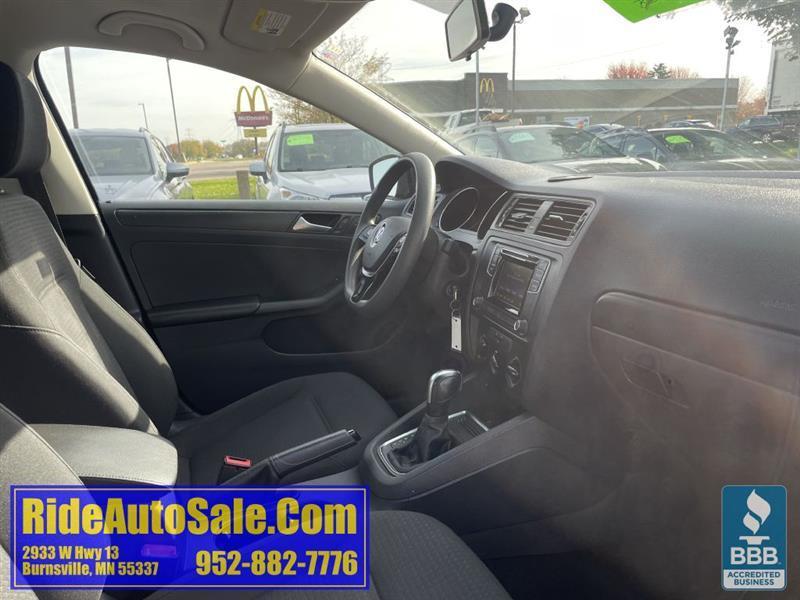 Volkswagen Jetta  2016