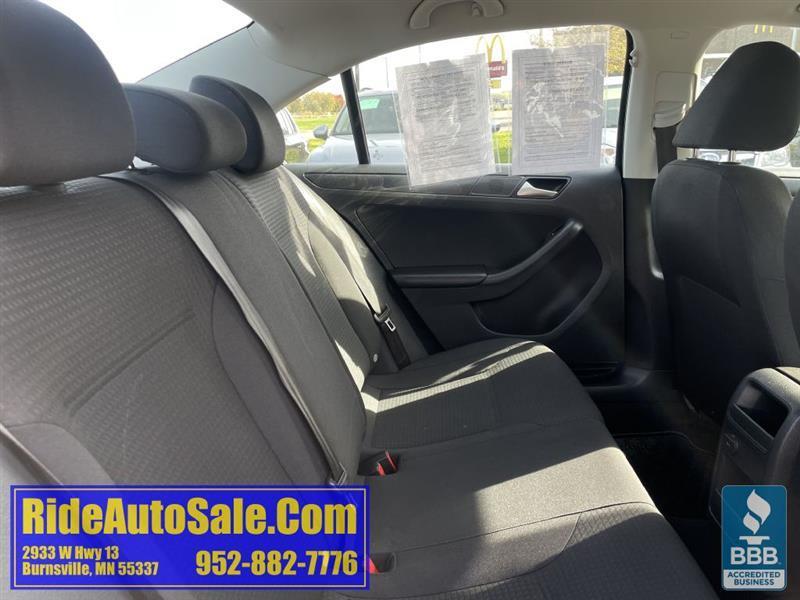 Volkswagen Jetta  2016