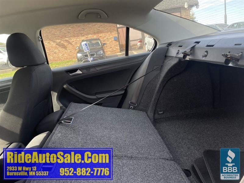 Volkswagen Jetta  2016