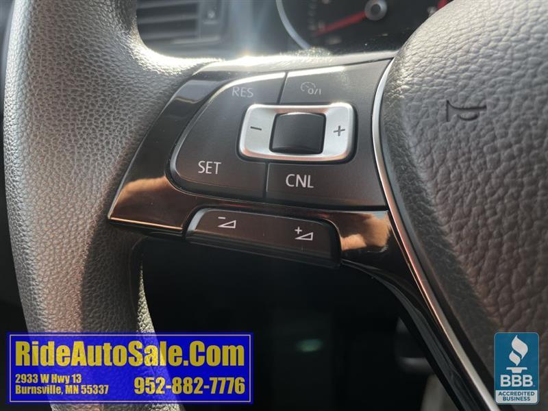 Volkswagen Jetta  2016