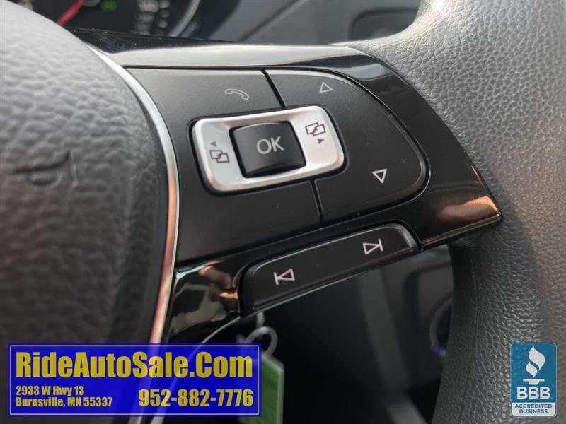Volkswagen Jetta  2016