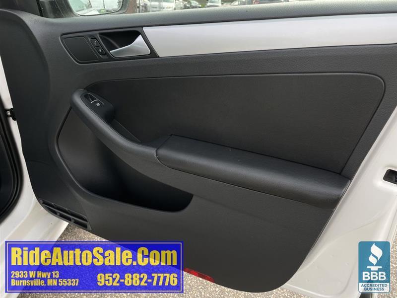 Volkswagen Jetta  2013