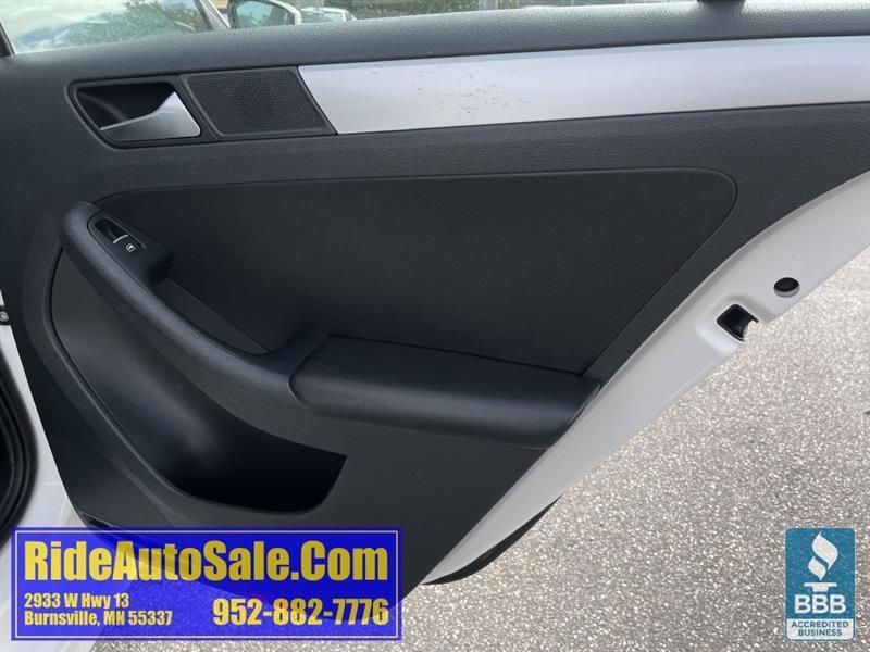 Volkswagen Jetta  2013