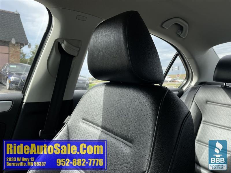 Volkswagen Jetta  2013