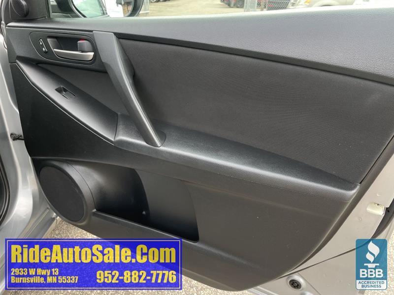 Mazda MAZDA3  2012