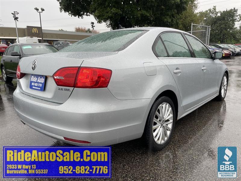 Volkswagen Jetta  2012