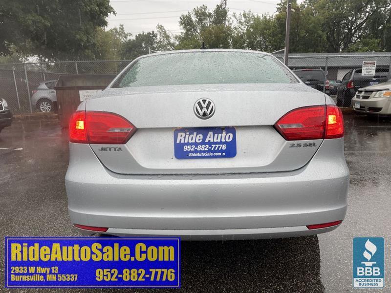 Volkswagen Jetta  2012