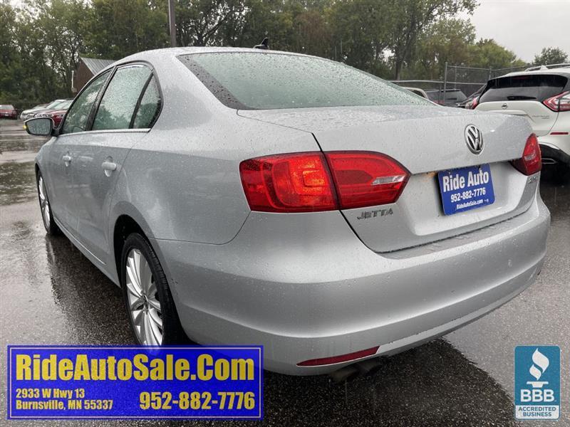 Volkswagen Jetta  2012