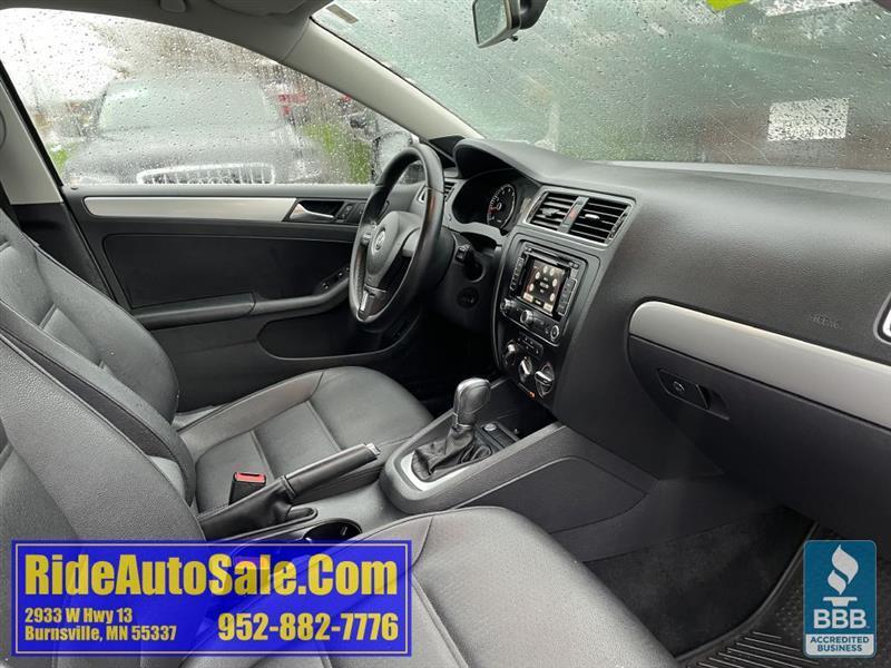 Volkswagen Jetta  2012
