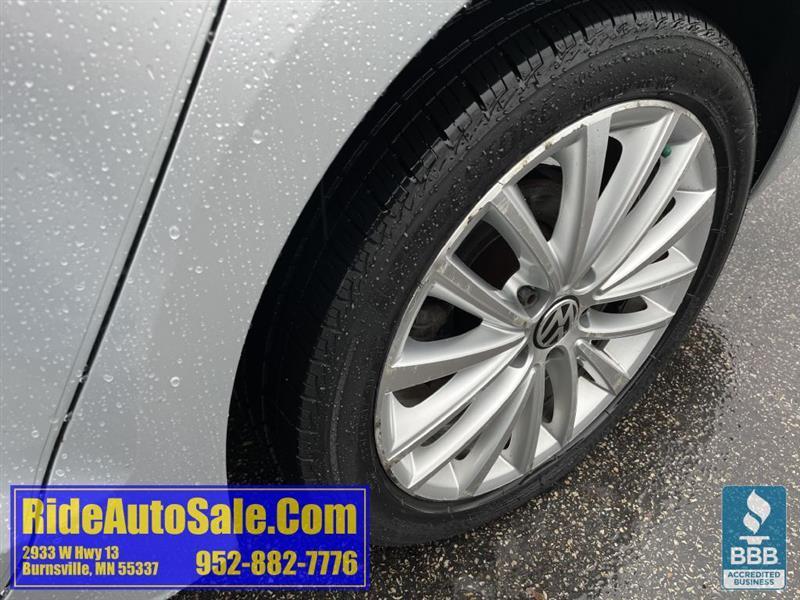 Volkswagen Jetta  2012