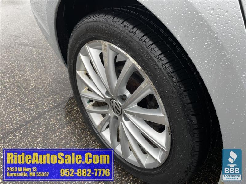 Volkswagen Jetta  2012