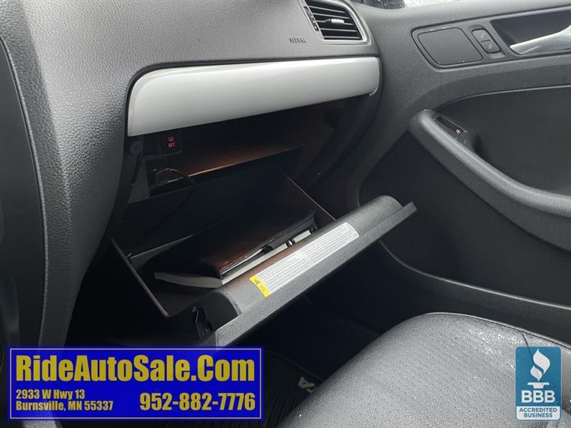 Volkswagen Jetta  2012