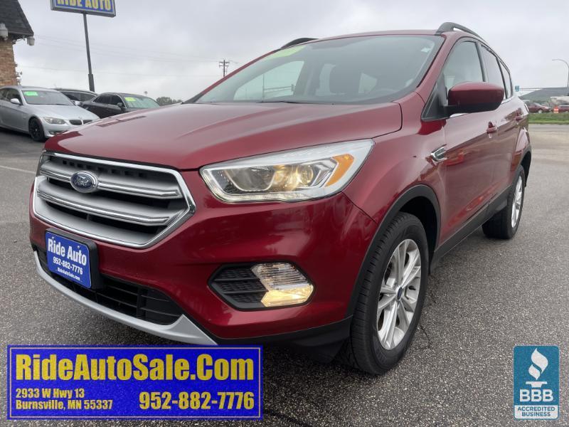 2017 Ford Escape SE, 5 Pass. Cross Over SUV, 4x4, 2.0 4cyl !