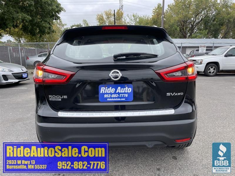 Nissan Rogue Sport  2020