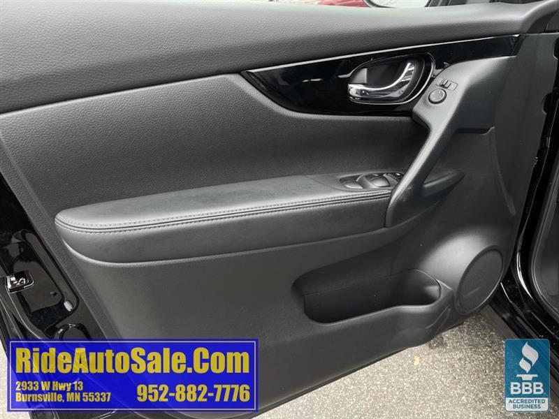 Nissan Rogue Sport  2020