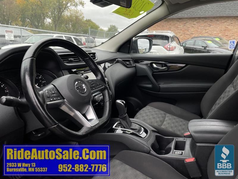 Nissan Rogue Sport  2020