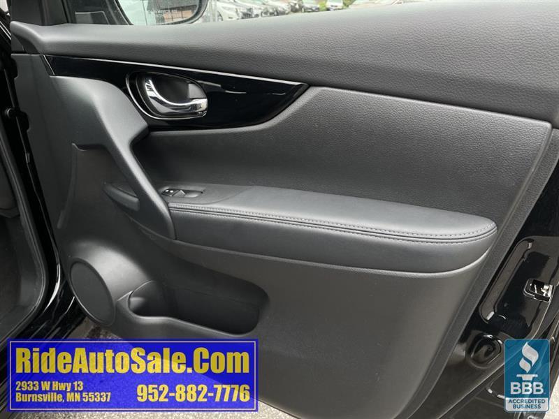 Nissan Rogue Sport  2020