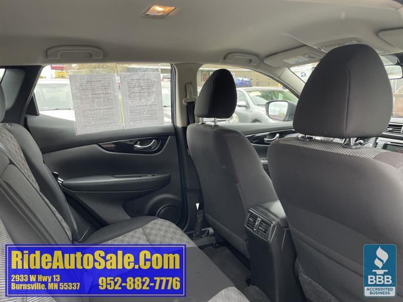 Nissan Rogue Sport  2020
