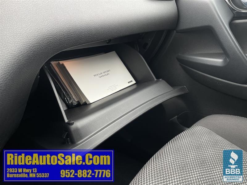 Nissan Rogue Sport  2020