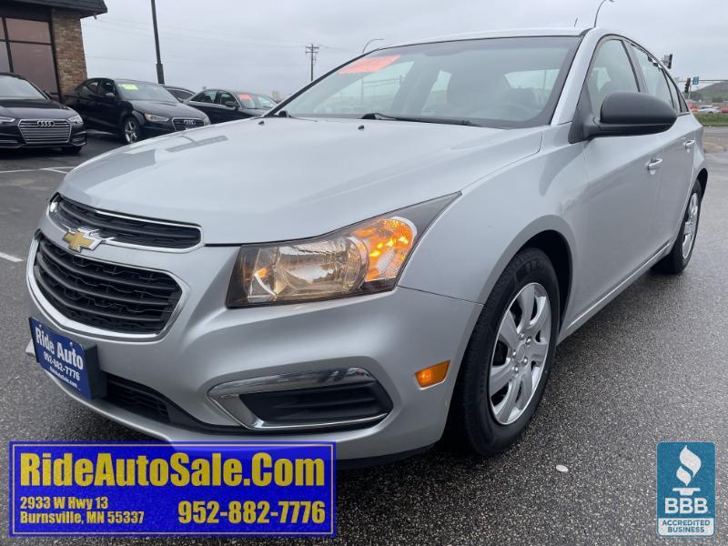 2015 Chevrolet Cruze LS, 4dr sedan, reliable 1.8 4cyl, CLEAN !