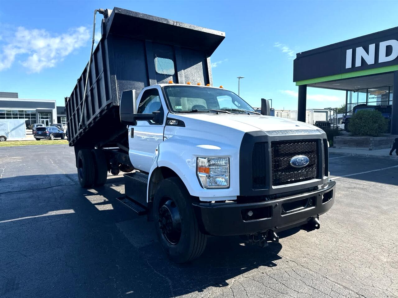 2017 Ford F-750 photo 2