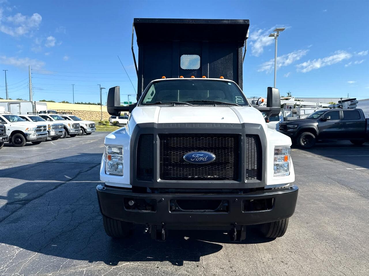 2017 Ford F-750 photo 3