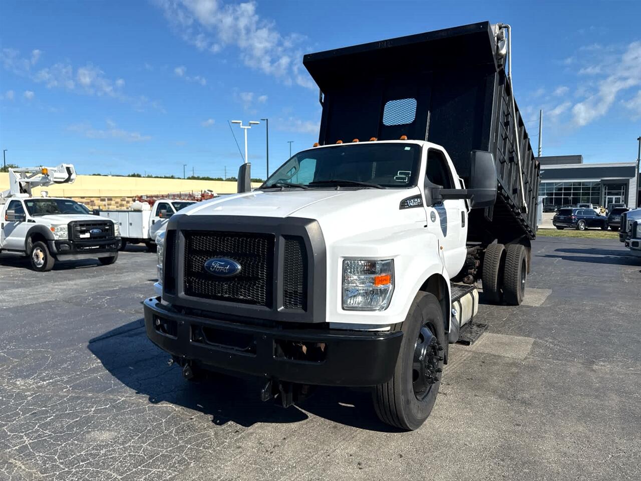 2017 Ford F-750 photo 4