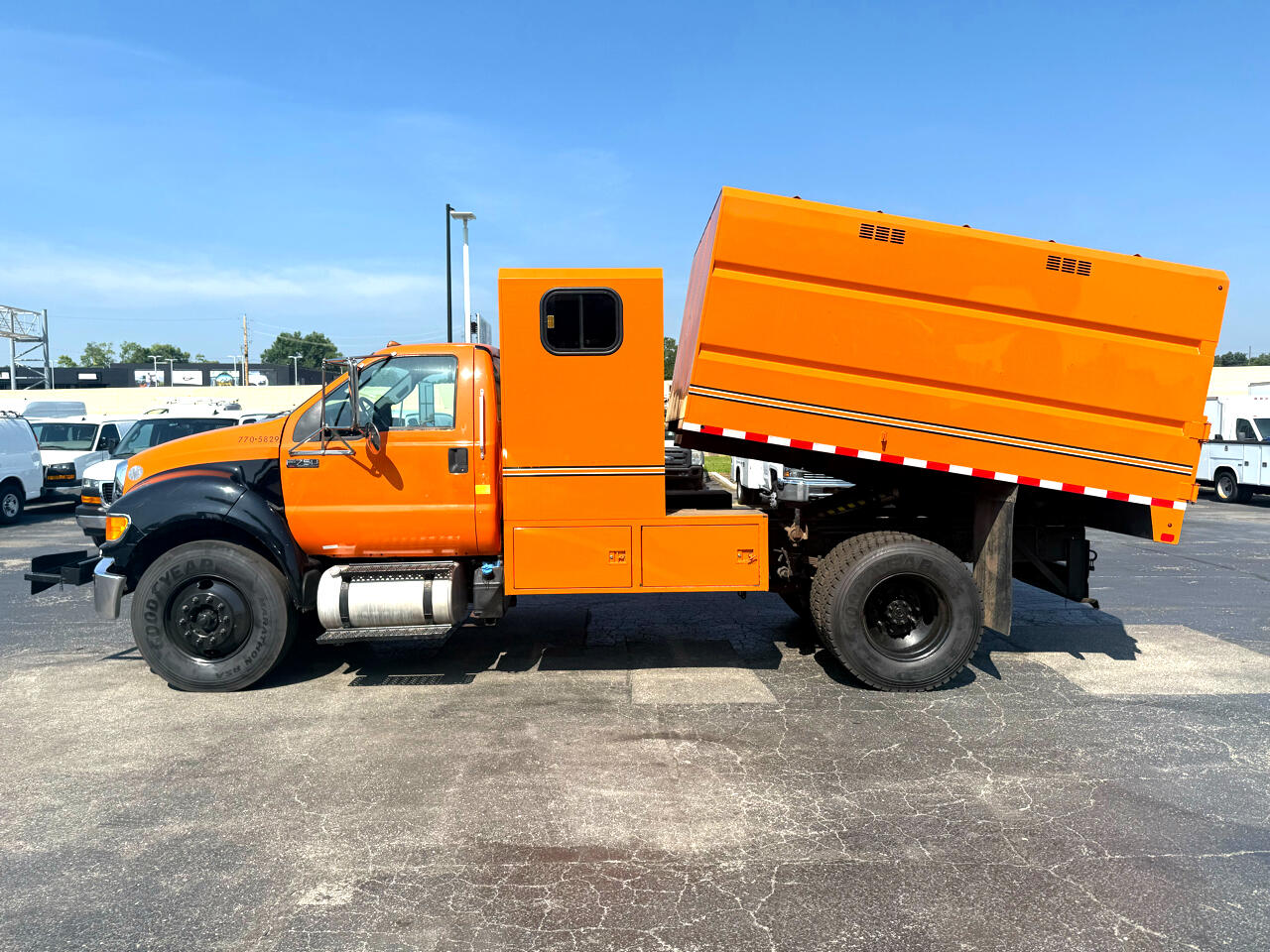 2015 Ford F-750 XL photo 4