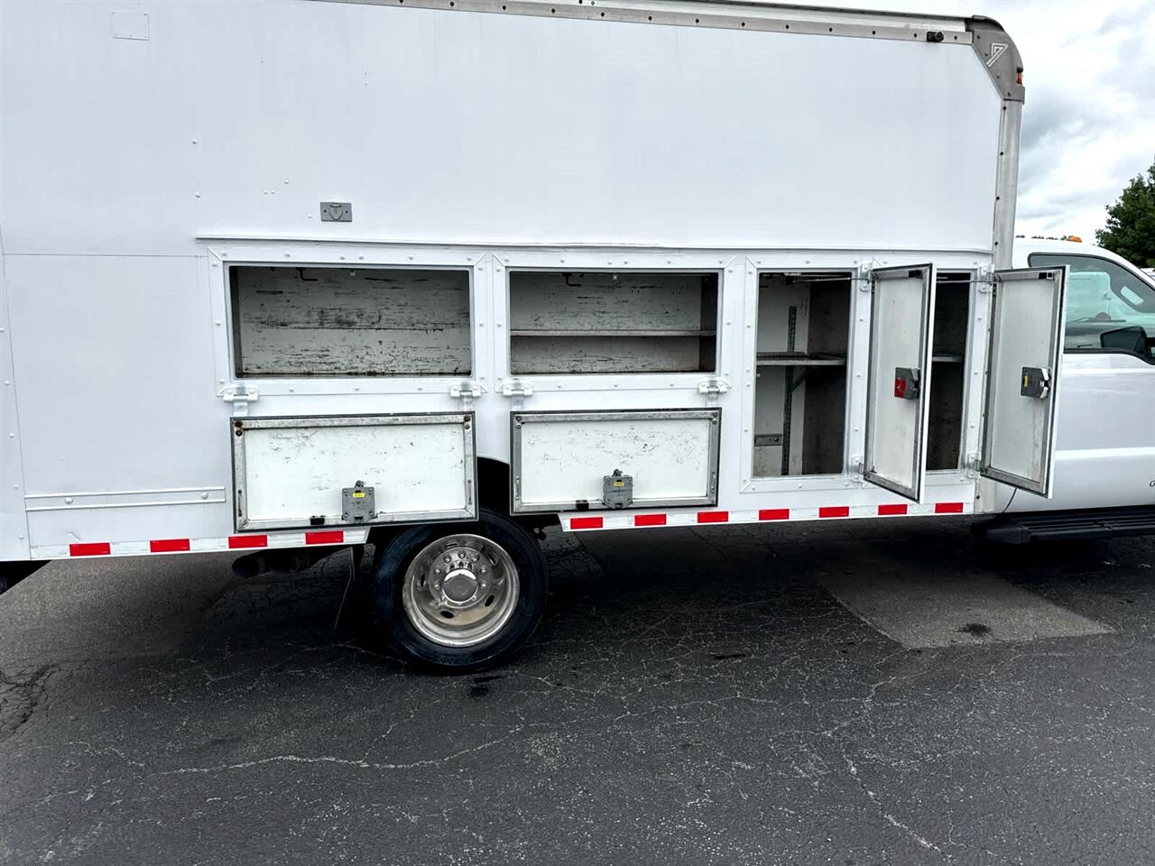 2012 Ford F-550 XL photo 14