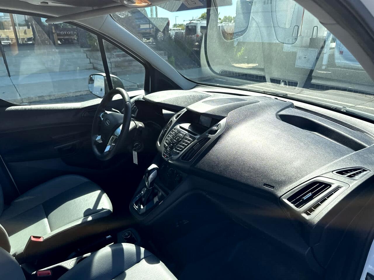 2015 Ford Transit Connect XL photo 20