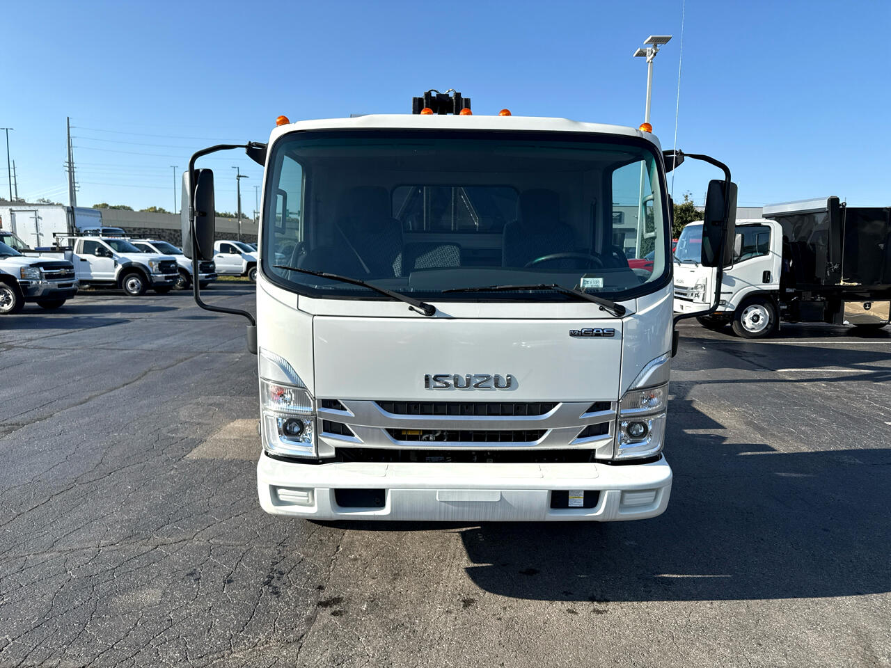 2024 Isuzu NPR photo 2