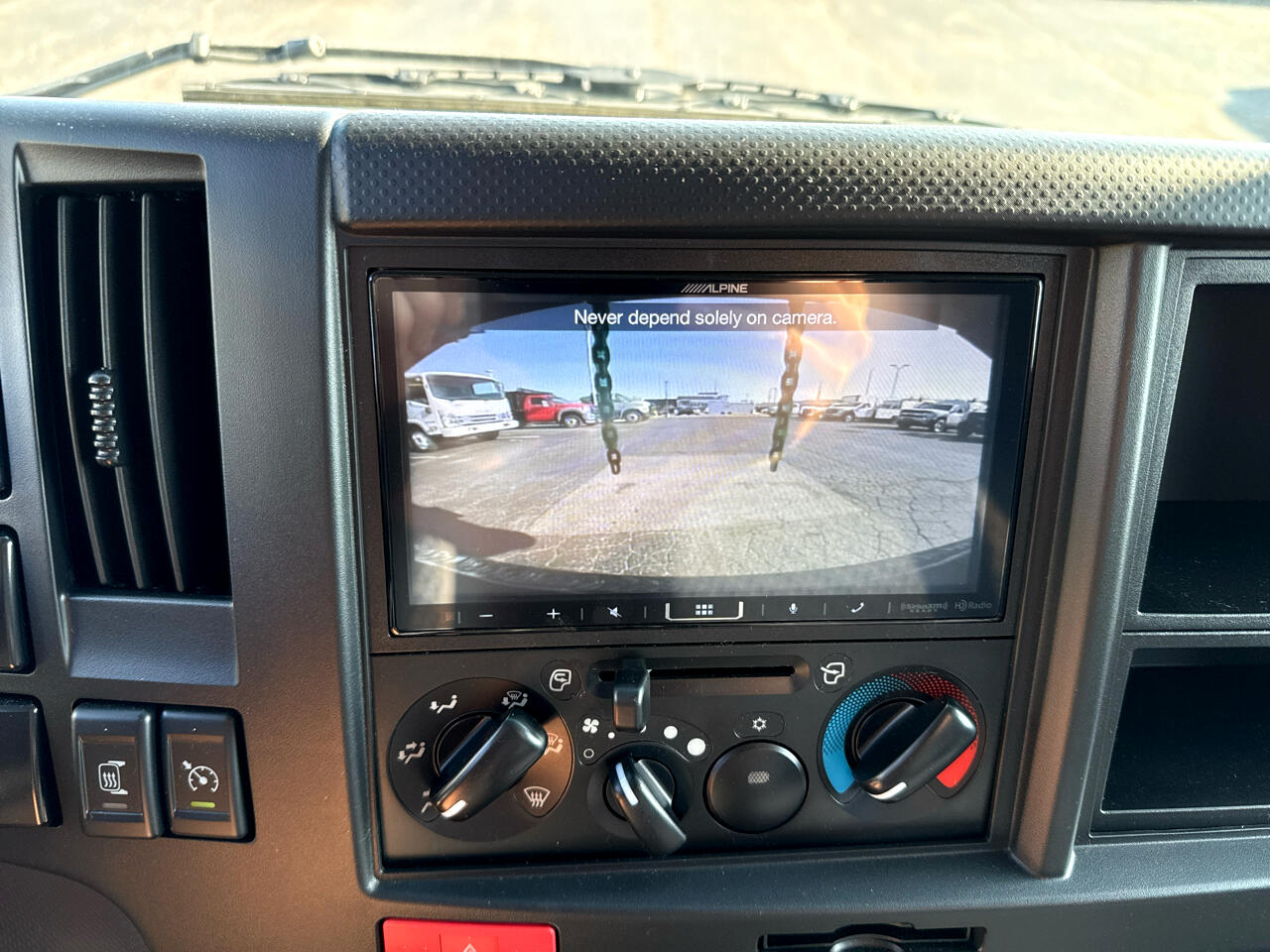 2024 Isuzu NPR photo 15