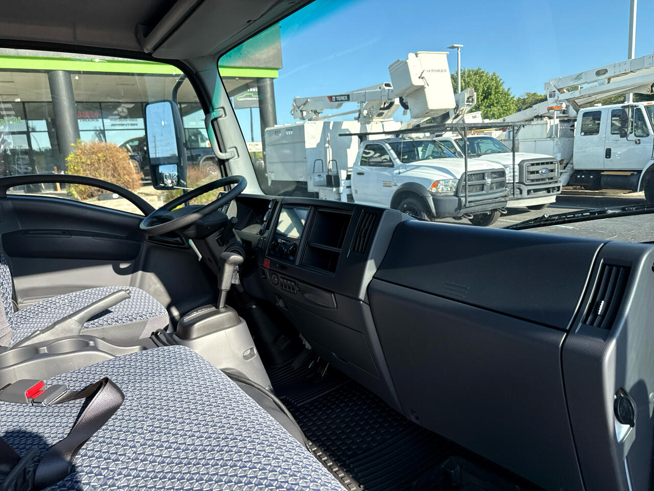 2024 Isuzu NPR photo 21