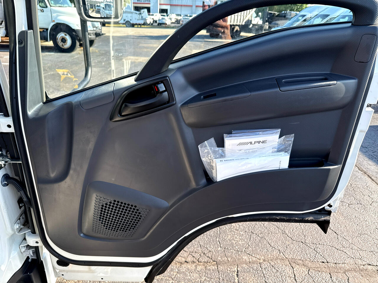 2024 Isuzu NPR photo 22