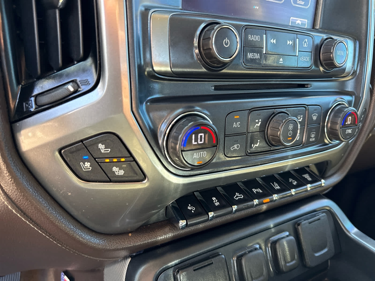 2017 Chevrolet Silverado 2500HD LTZ photo 21