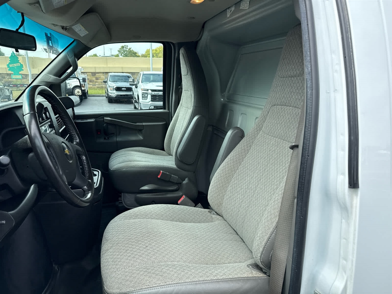 2021 Chevrolet Express 2500 Cargo photo 13
