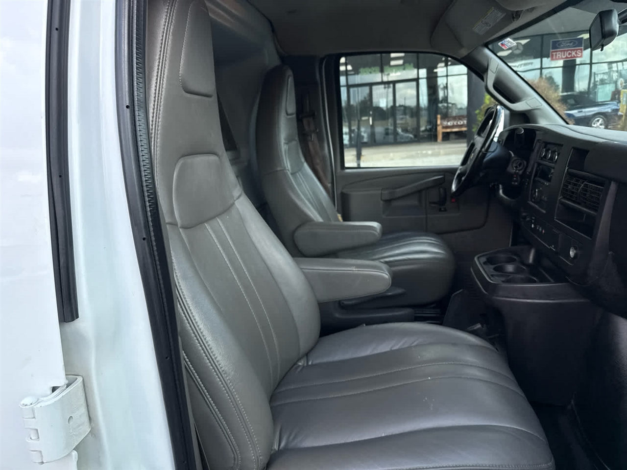 2021 Chevrolet Express 2500 Cargo photo 18
