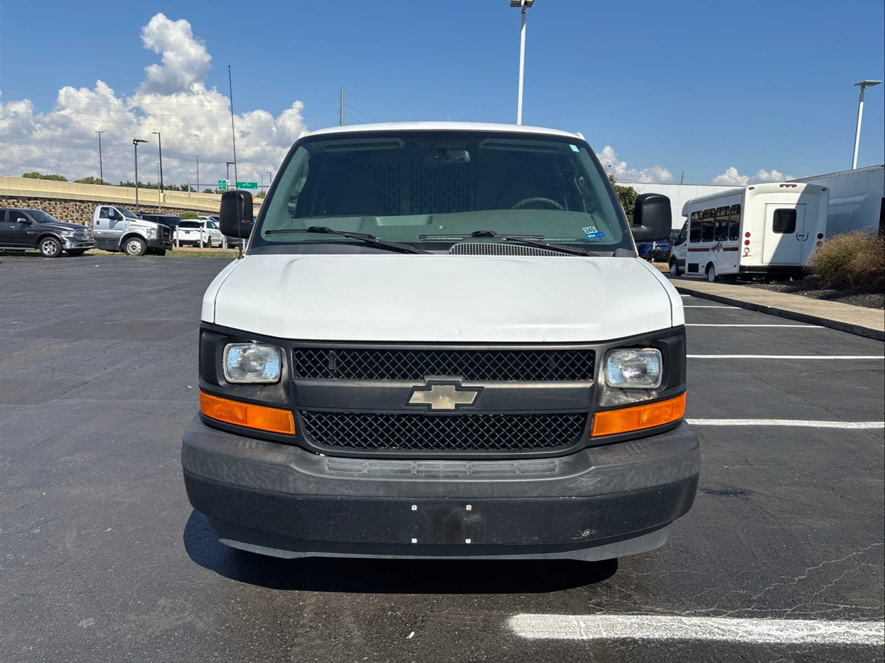 2017 Chevrolet Express 2500 Cargo Van photo 3