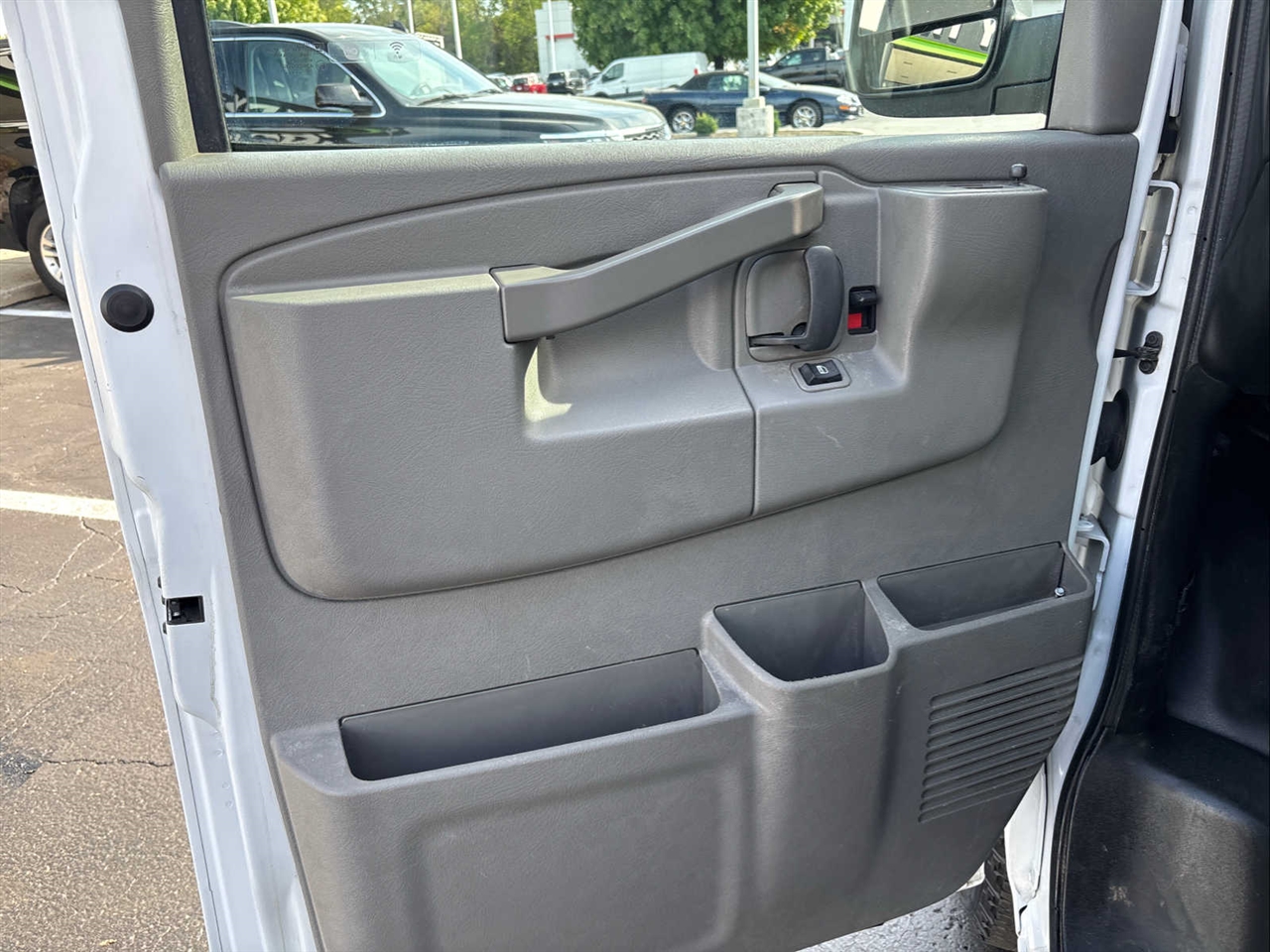 2021 Chevrolet Express 3500 Cargo photo 9