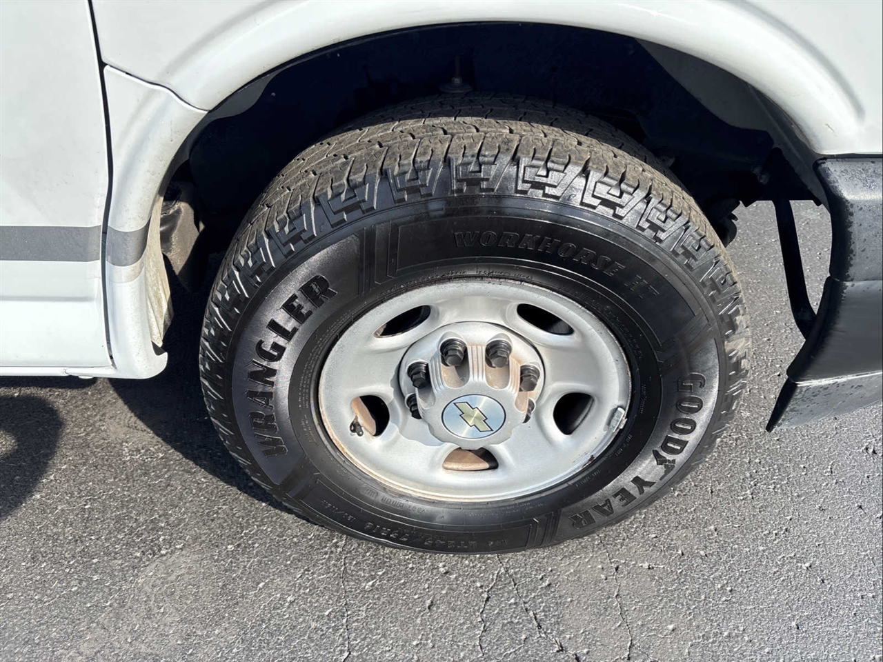2021 Chevrolet Express 3500 Cargo photo 17
