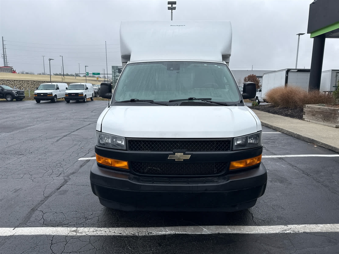 2021 Chevrolet Express 3500 Cutaway photo 3