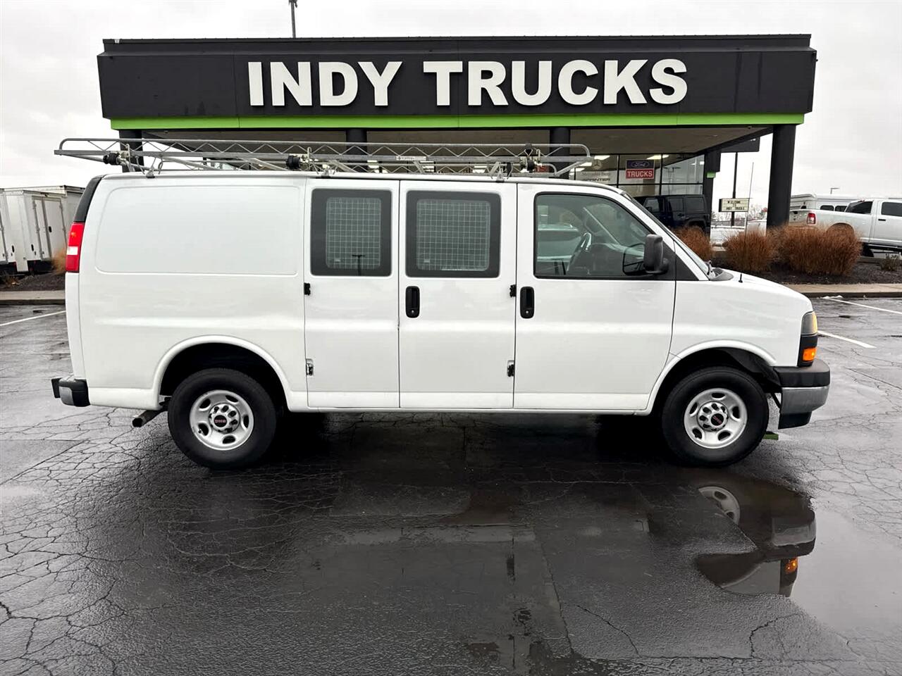 2021 GMC Savana Cargo Work Van's photo