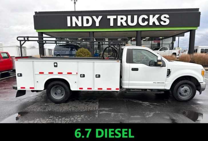 2017 Ford F-350 Super Duty Chassis Cab XL's photo