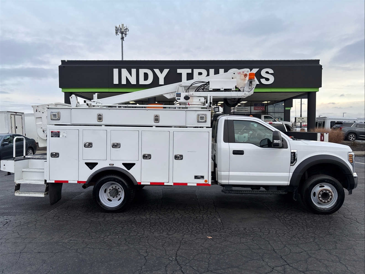 2019 Ford F-550 Super Duty Chassis Cab XL