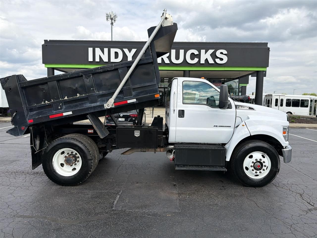 2024 Ford F-750 