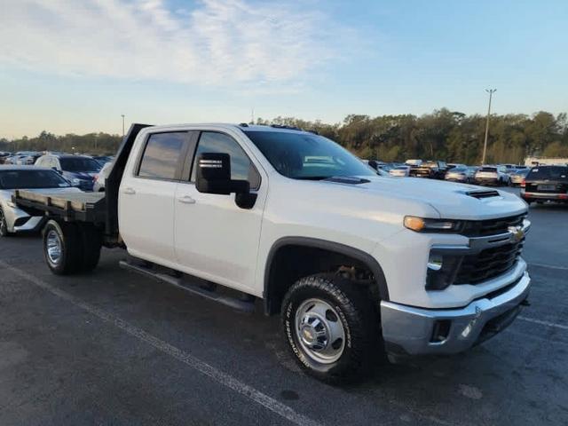 Summit White 2024 Chevrolet Silverado 3500HD LT Crew Cab LB 4WD Pickup Truck Four-Wheel Drive Automatic