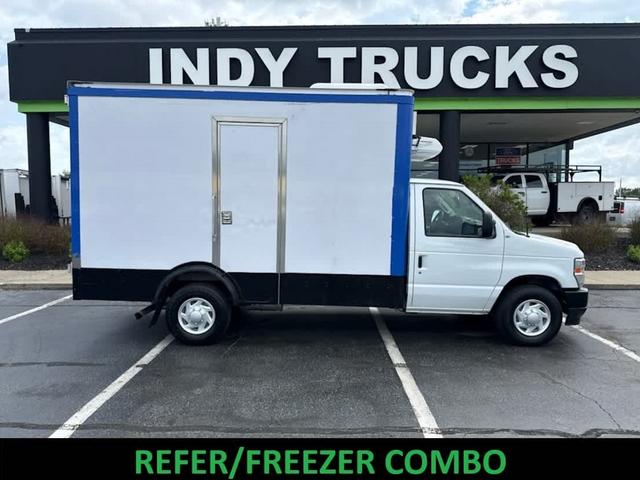 Oxford White 2024 Ford E-Series Chassis Pickup Truck Rear-Wheel Drive 6-Speed Automatic
