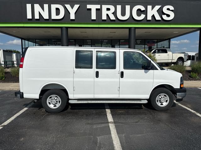 Summit White 2025 Chevrolet Express Cargo Van Rear-Wheel Drive Automatic