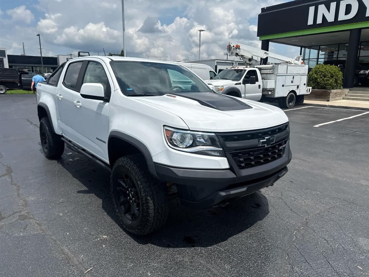 View vehicle photo 2